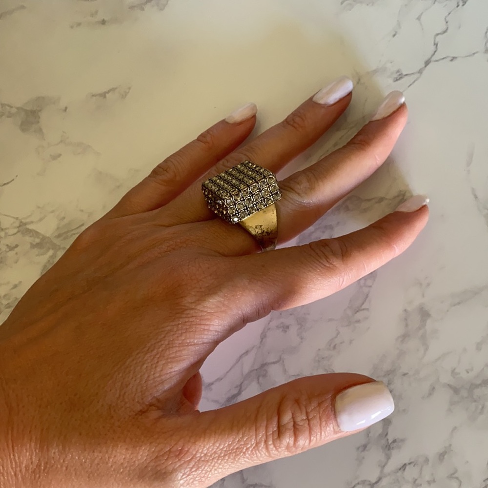 Ring - Picture 2 of 4